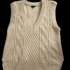 Dynamite Cable knit Sweater Vest // Cream // Size Medium